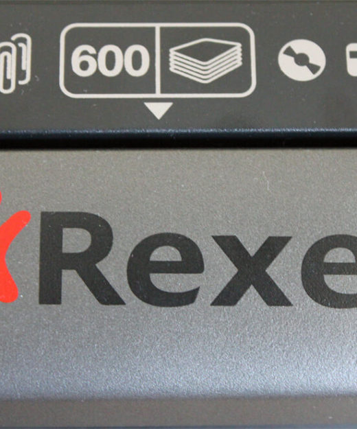 Das Rexel Gerät verarbeitet auch CDs und Kreditkarten.