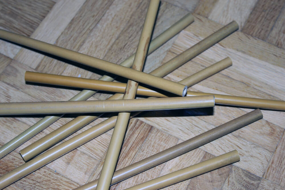Mit den Bambus-Strohhalmen kann man sogar Mikado spielen.