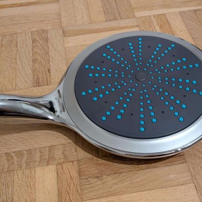 Der newgen medicals XXL Duschkopf direkt nach dem Auspacken