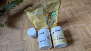 Alles dabei: Veganes Protein, Kreatin zur Leistungssteigerung, und Intrapost sowie OPC während und danach.