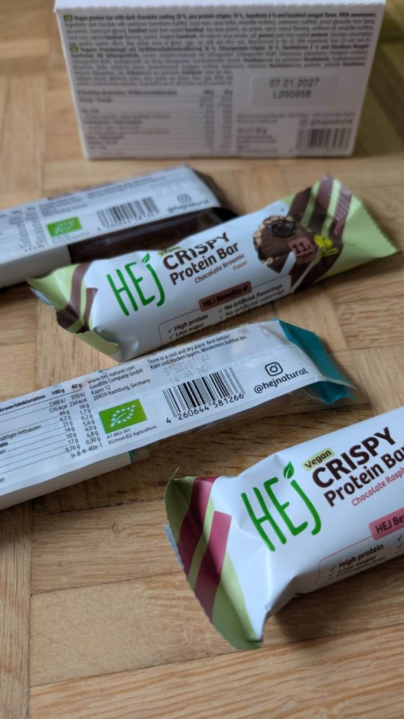 Gemischte HEJ Natural Riegel: Sowohl organic Nut als auch Proteinriegel nebeneinander