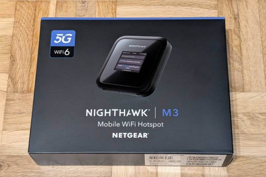 NETGEAR Nighthawk M3 Mobiler 5G Router mit WiFi 6: Router mit Sim Karten Slot