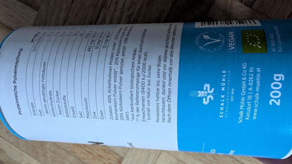 Das Ackerbohnen Protein gibt ganz klare Einblicke in die Inhaltsstoffe.