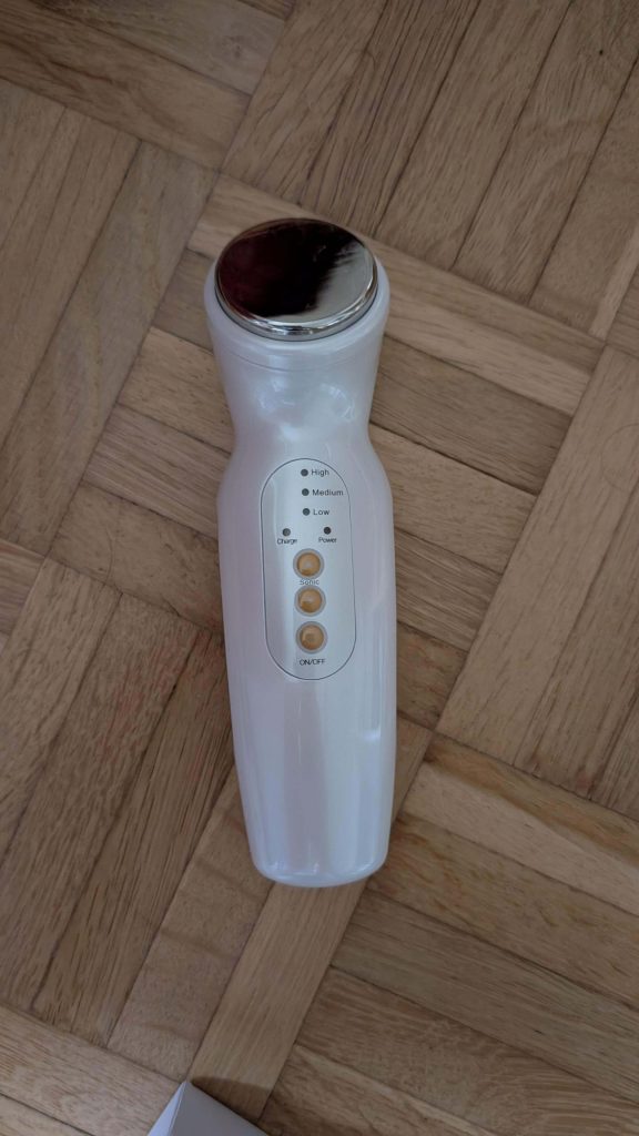 Weniger ist mehr: Einfache Bedienung am Ultraschalltherapie Gerät.