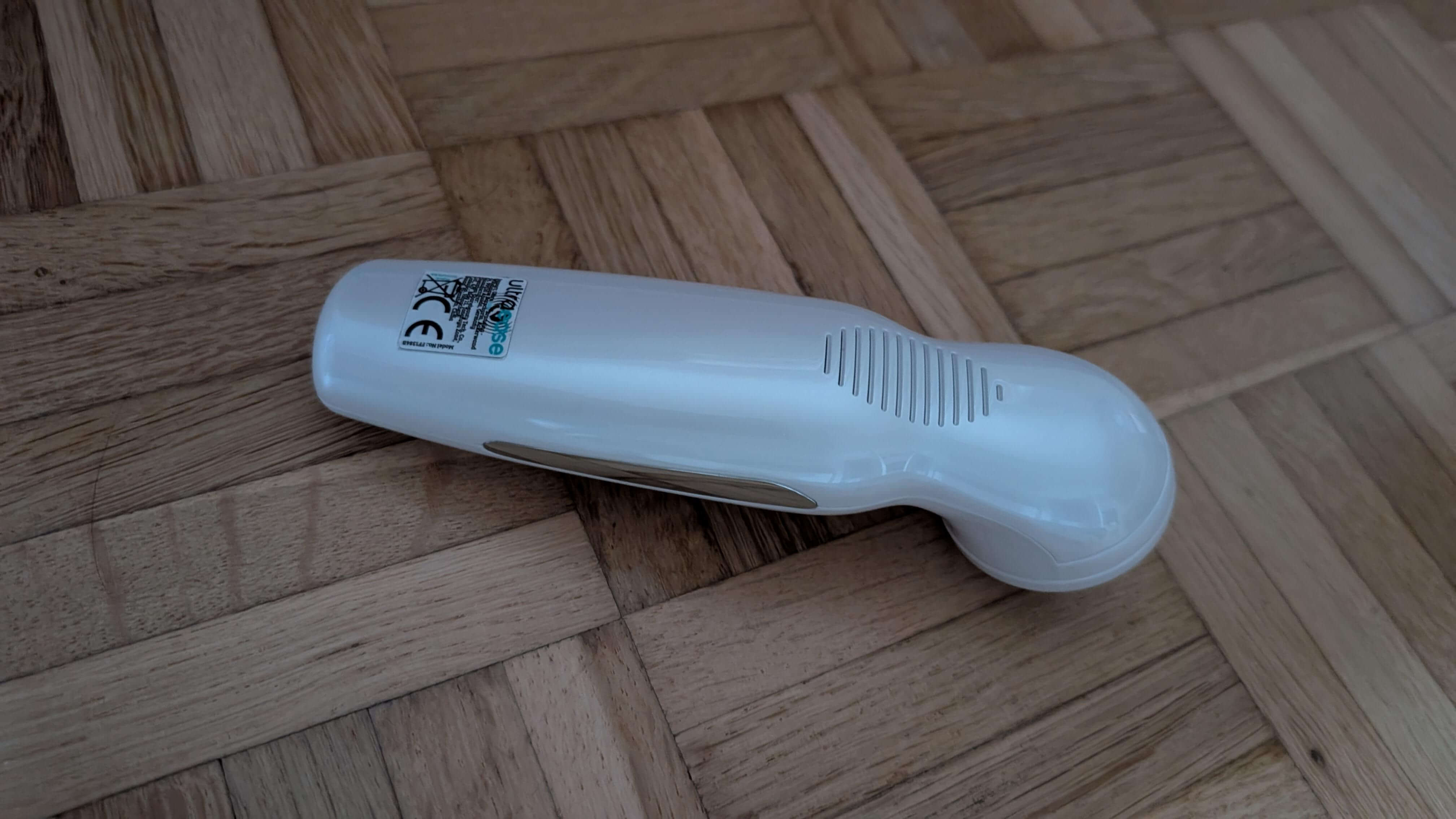 Das Ultraease Ultraschallgerät vor der Schmerztherapie Behandlung.