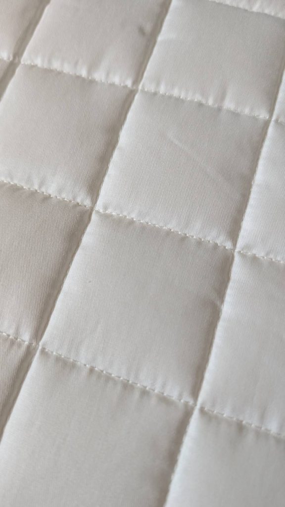 Auch in Nahaufnahme fein und fehlerfrei. Unsere müüd Erfahrung ist sehr positiv.