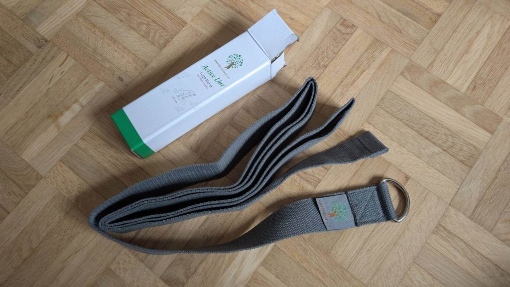 Schlicht verpackt und einfach funktional, so kommen Humanwerkstatt Yoga Produkte sofort zum Einsatz.