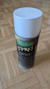 Hochwertiges Goldspray das ebenfalls im Dunkeln leuchtet.