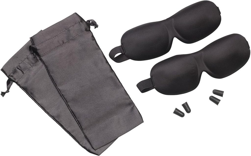 Die beiden Schlafbrillen samt Zubehör und Taschen. Schön gestaltet, effizient im Einsatz.