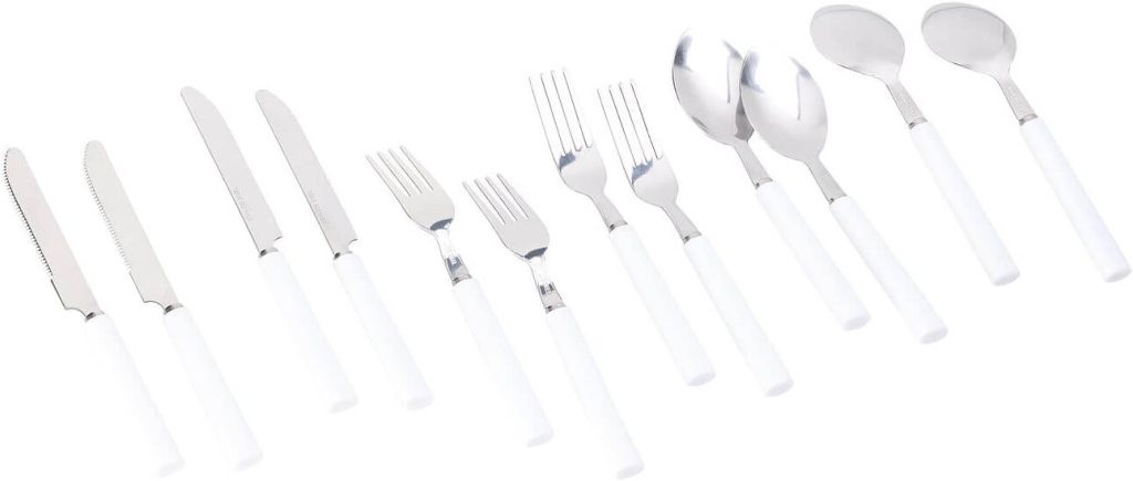 Genügend Besteck für ein ausgiebiges Picknick zu 4. 