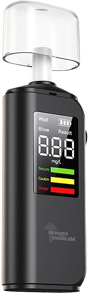 Kompakter Alkoholtester vor dem Einsatz.